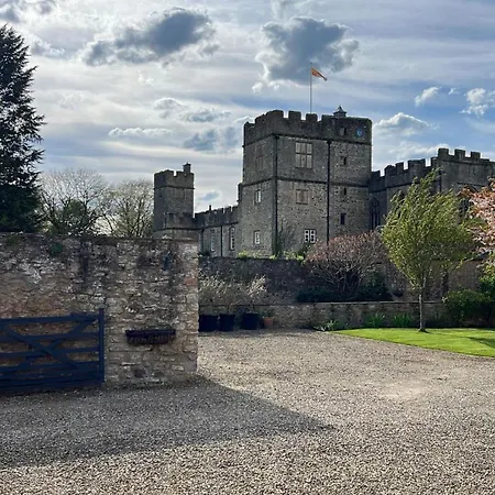 The Garden At Snape Castle Mews