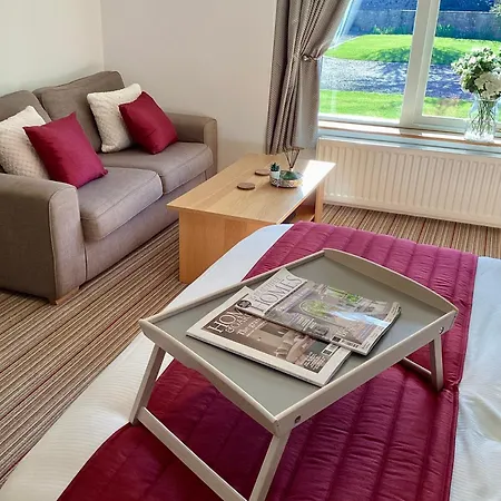 בית הארחה The Garden At Snape Castle Mews בידייל