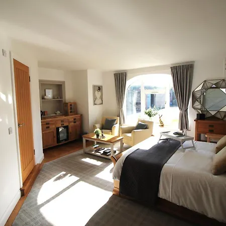 בית הארחה The Garden At Snape Castle Mews