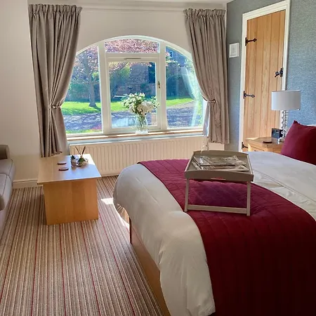 בית הארחה The Garden At Snape Castle Mews