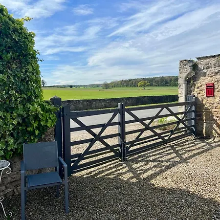 The Garden At Snape Castle Mews בית הארחה