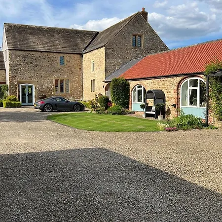 בית הארחה The Garden At Snape Castle Mews