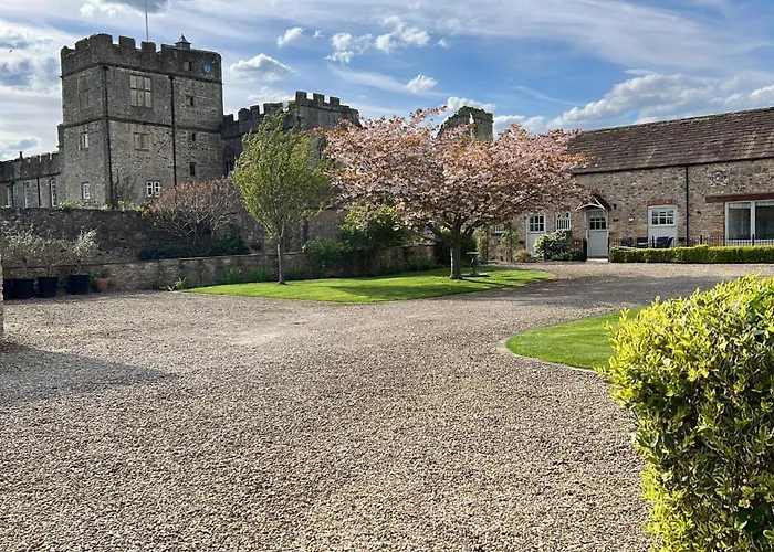 The Garden At Snape Castle Mews 5* Bedale
