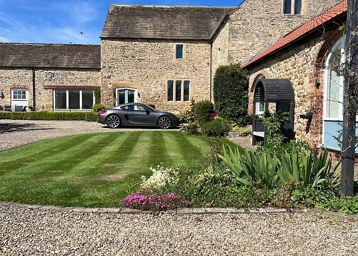 The Garden At Snape Castle Mews 5* Bedale