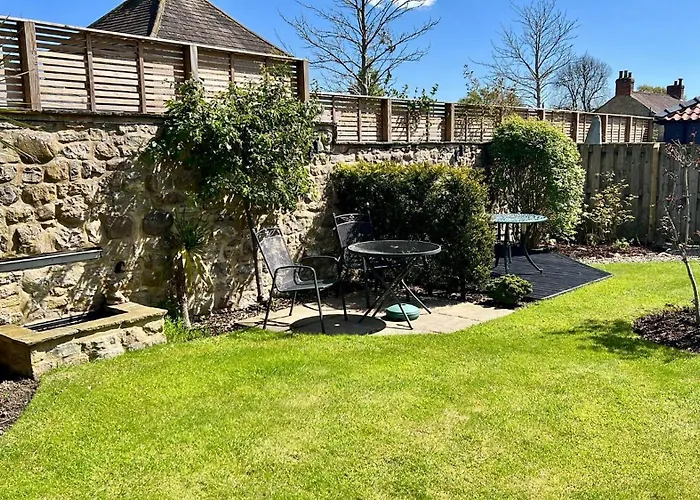 The Garden At Snape Castle Mews Guest house 5*