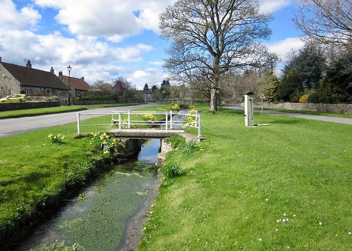 The Garden At Snape Castle Mews Guest house